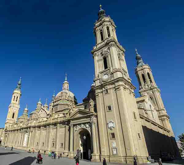 Zaragoza 08 - basílica del Pilar.jpg